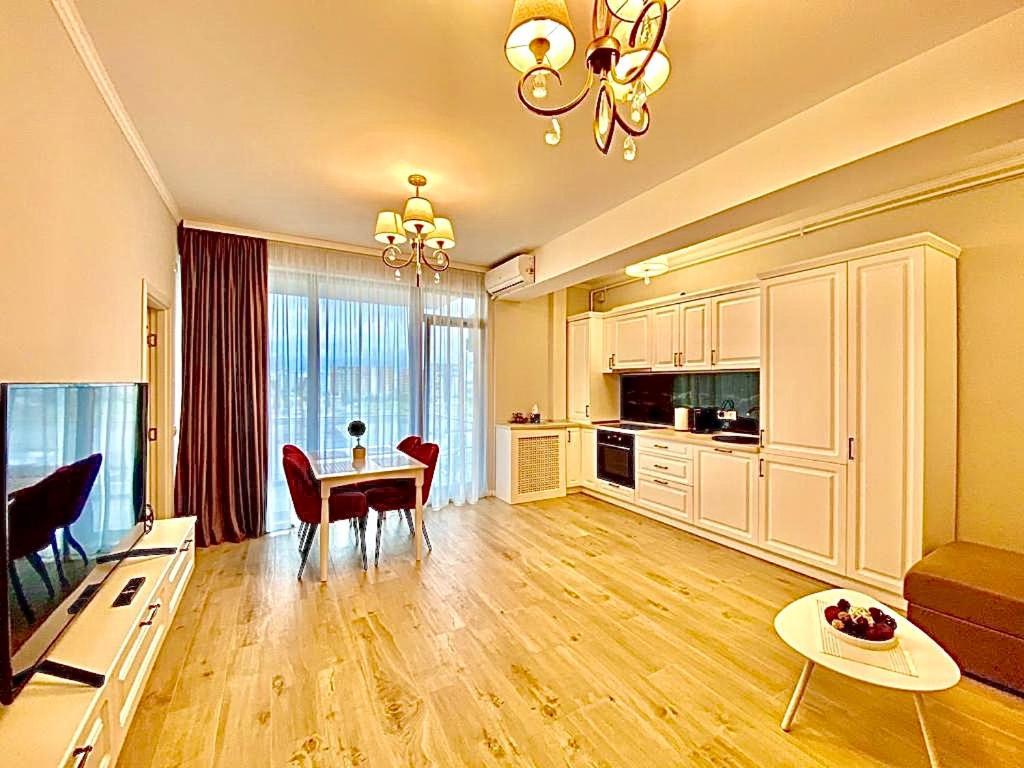 Summerland Seaview Apartment