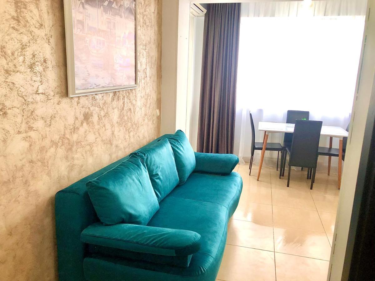 Summerland Seaview Apartment *