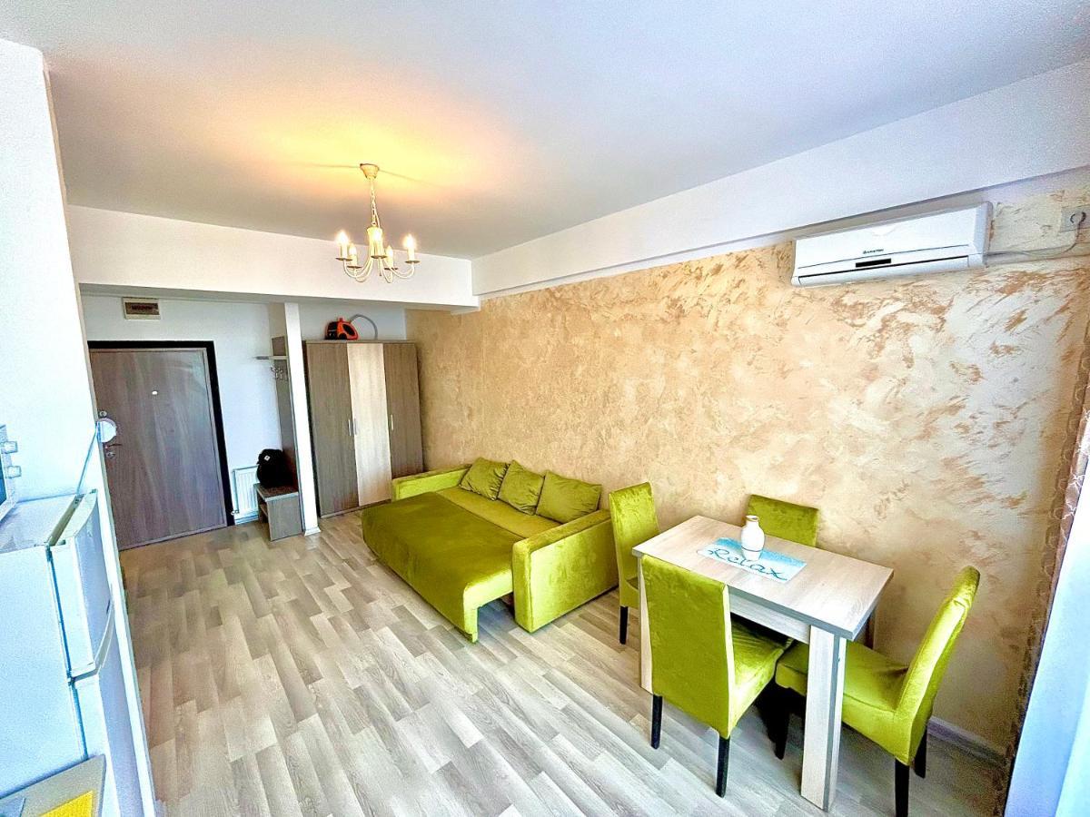Summerland Seaview Apartment