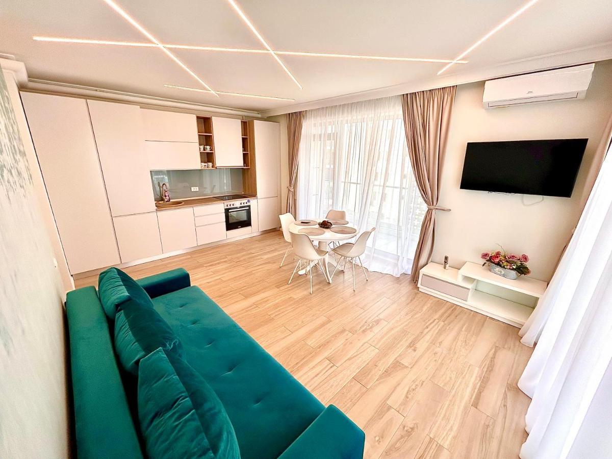 Summerland Seaview Apartment *