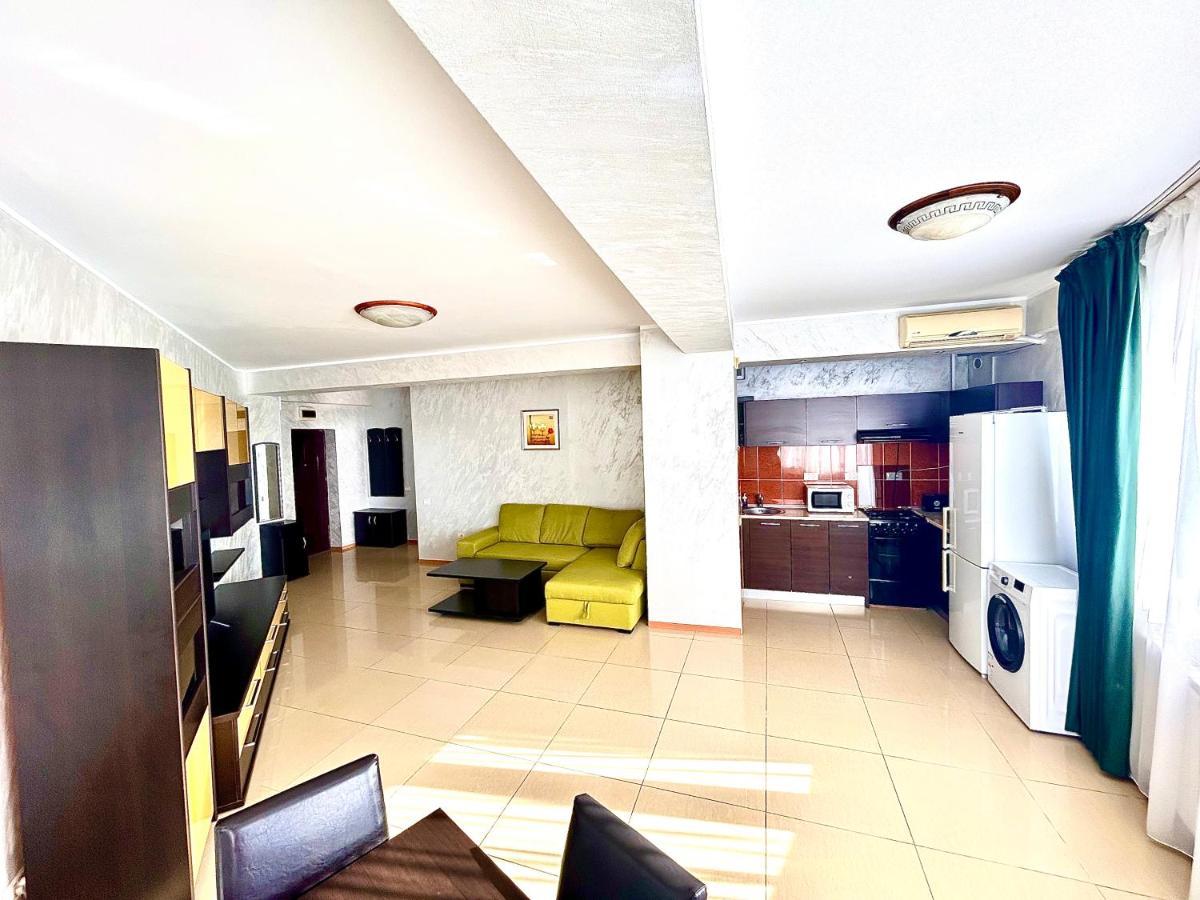 Summerland Seaview Apartment Mamaia