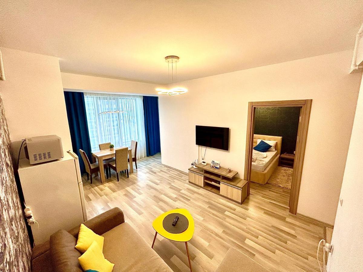 Summerland Seaview Apartment *