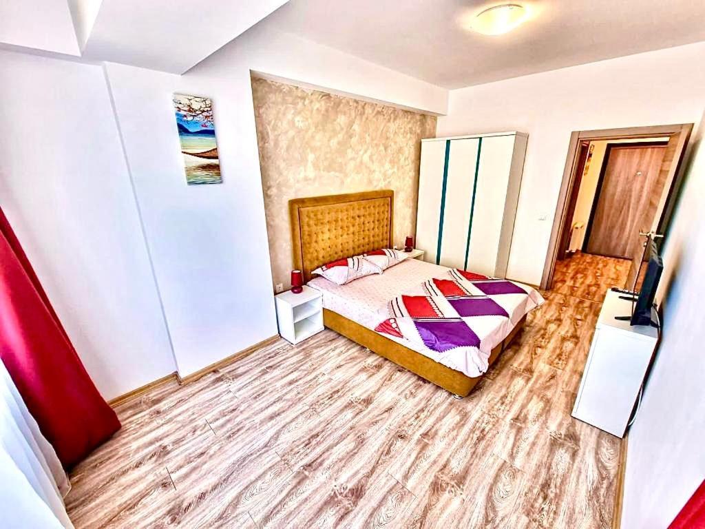 Summerland Seaview Apartment Mamaia