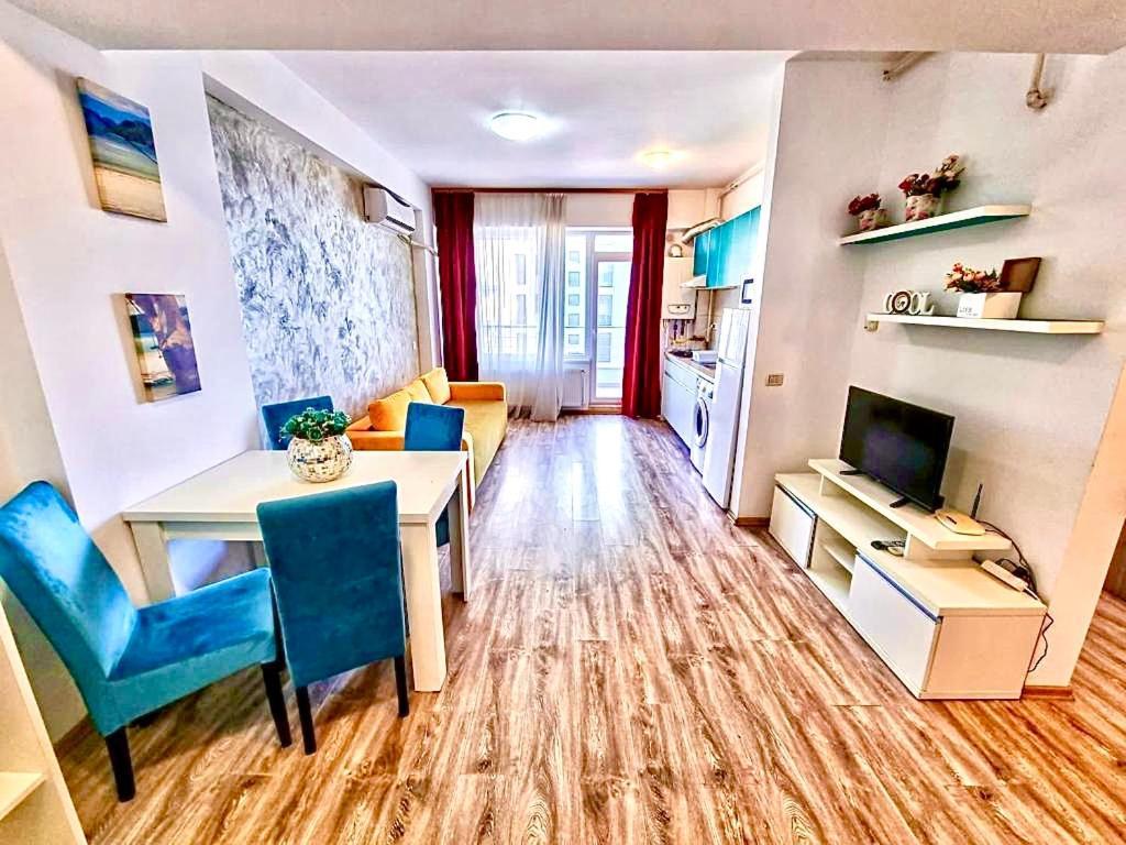 Summerland Seaview Apartment Mamaia