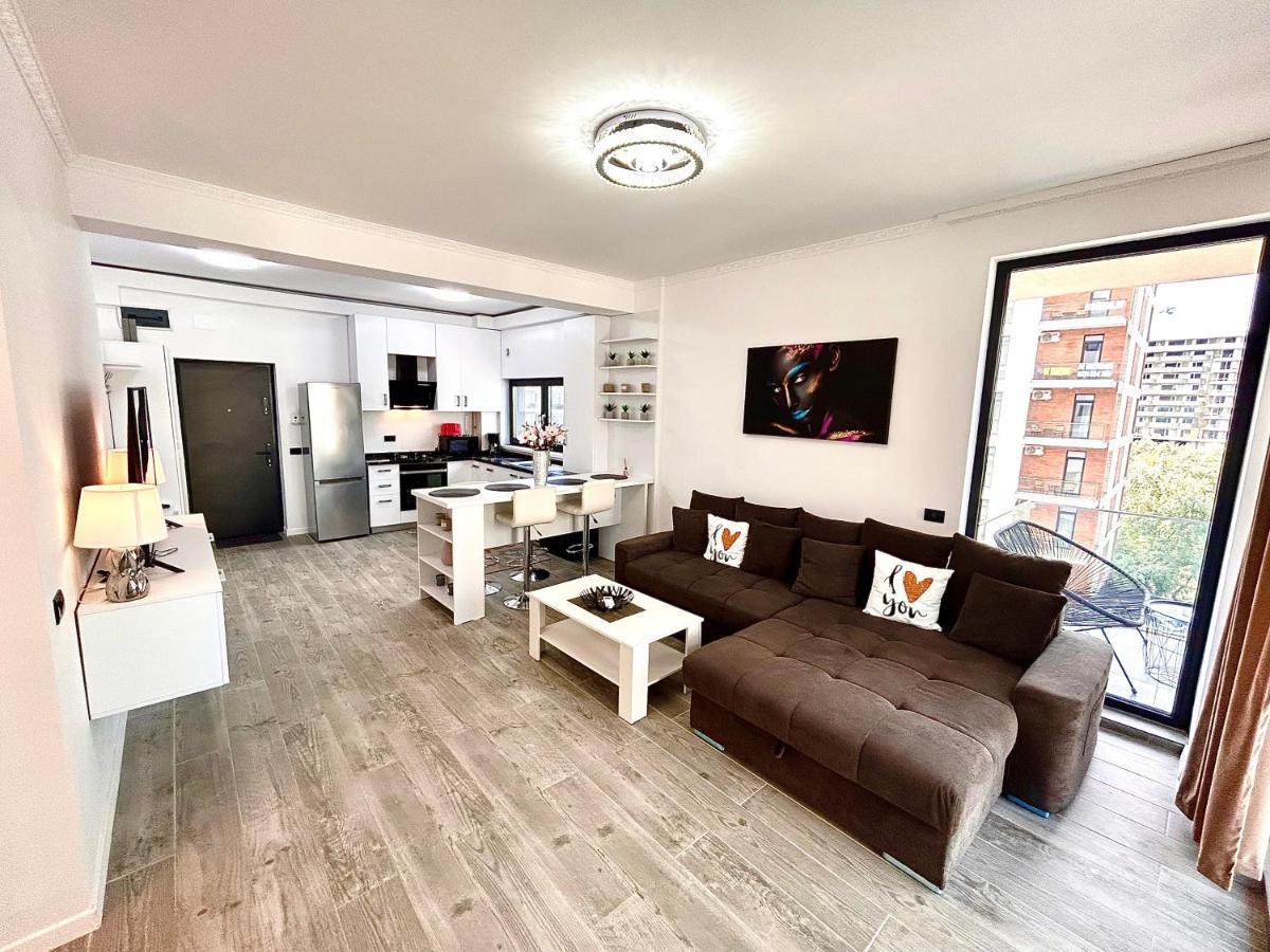 Summerland Seaview Apartment Mamaia